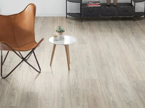 Ламинат Egger PRO 8/33 4V Дуб Бардолино серый EPL036 в Краснодаре