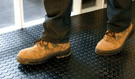 Противоскользящее резиновое покрытие Пятачки (1,2х10м) в Краснодаре